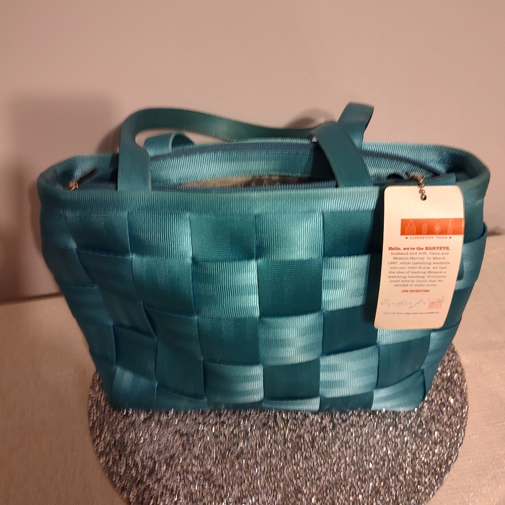 Harvey seat belt bag, medium, too